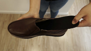 Remova a palmilha original do calçado, caso ela for removível
