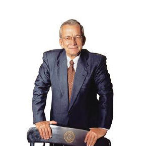 Thomas Amos Case, PhD é engenheiro mecânico pela Michigan State University, MBA pela Oklahoma City University e PhD em negócios internacionais pela The University of Michigan. É fundador e consultor da empresa Pés Sem Dor.