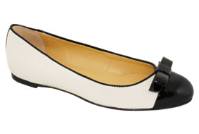 sapato-fem-bicolor-preto-e-gelo